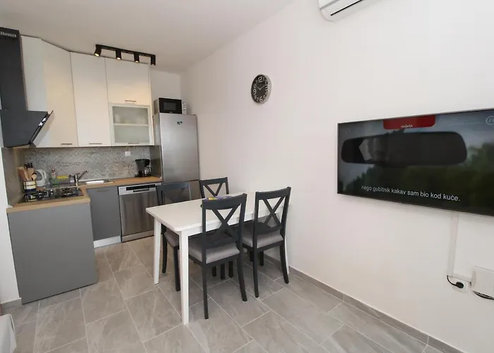 Apartamento By The Sea Mandre, Pag - 6284 Kolan
