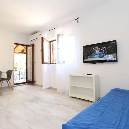 By The Sea Mandre, Pag - 6284 Apartment Kolan