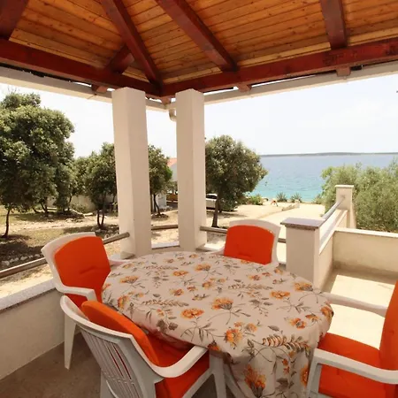 Apartment By The Sea Mandre, Pag - 6284 *