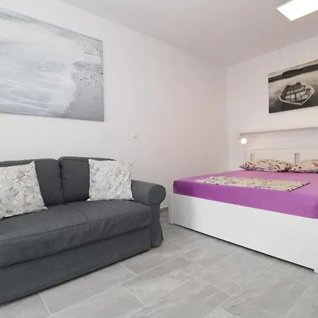 Apartment By The Sea Mandre, Pag - 6284 Kolan