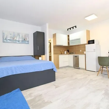 By The Sea Mandre, Pag - 6284 Apartment Kolan